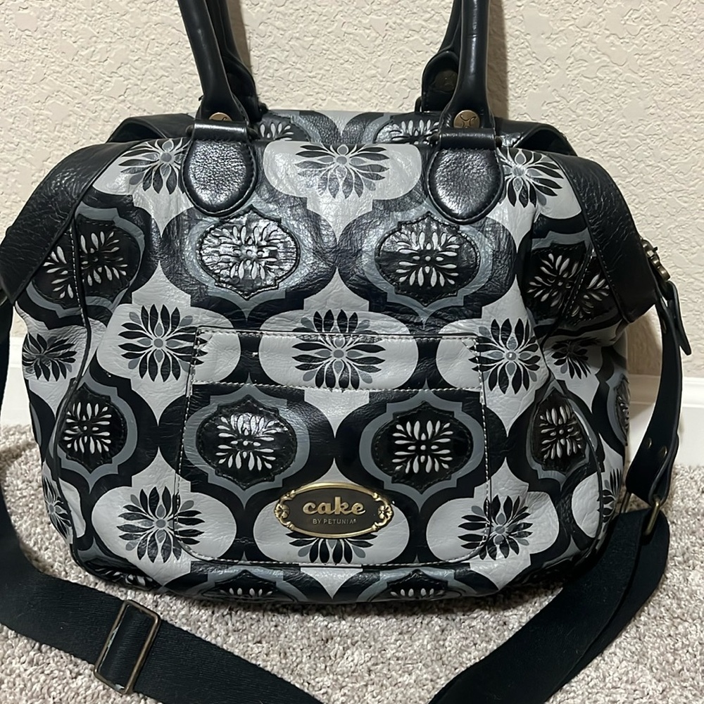 Cake Petunia Pickle Diaper Bag